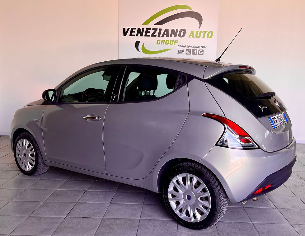 Miniatura: Lancia Ypsilon 1.2 69CV 5P Ses Platinum