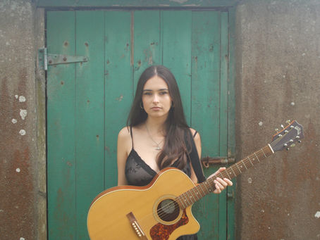 Rising star Solène Laurence releases debut EP '17 Tall'