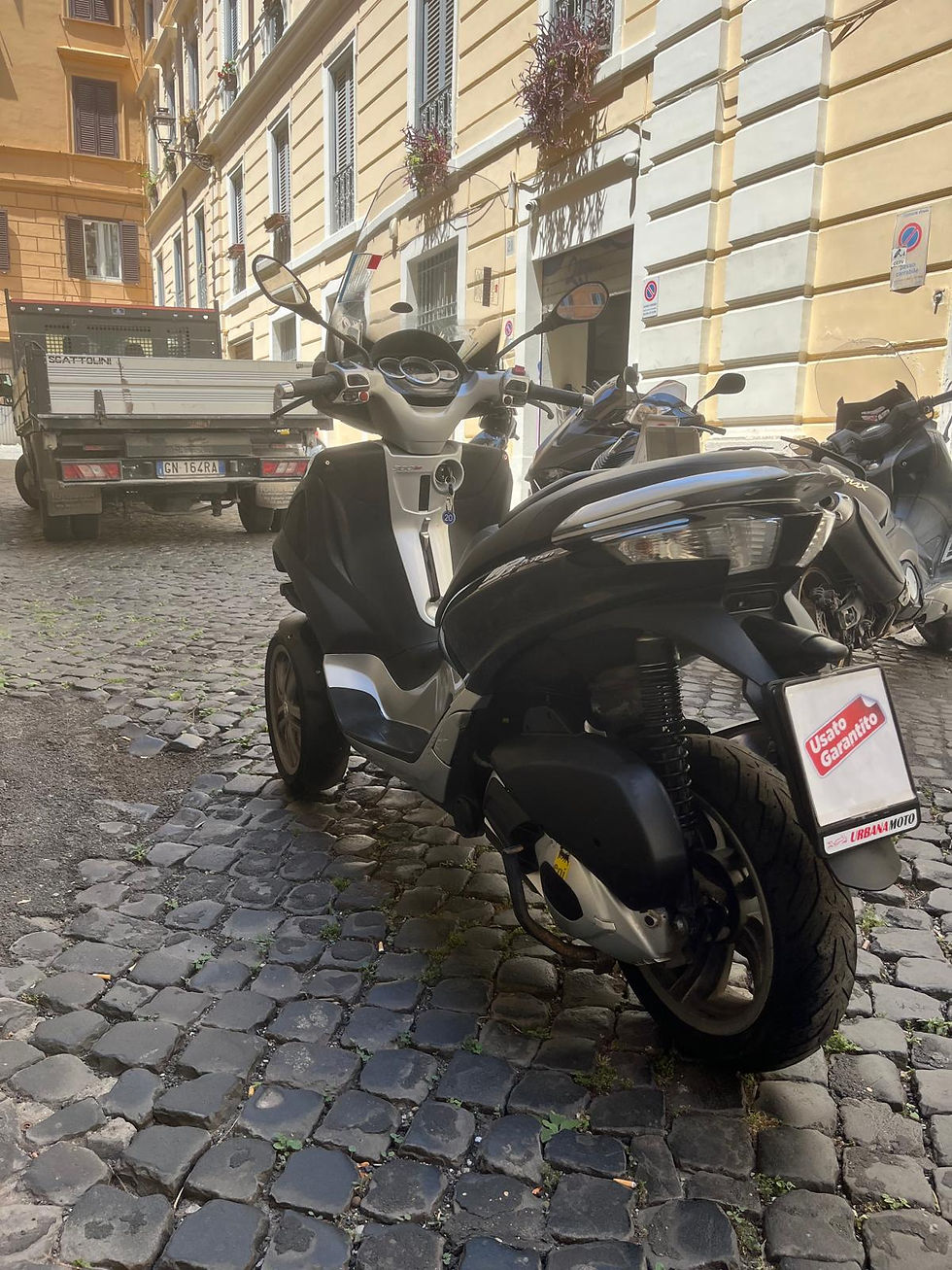 Miniatura: PIAGGIO MP3 300