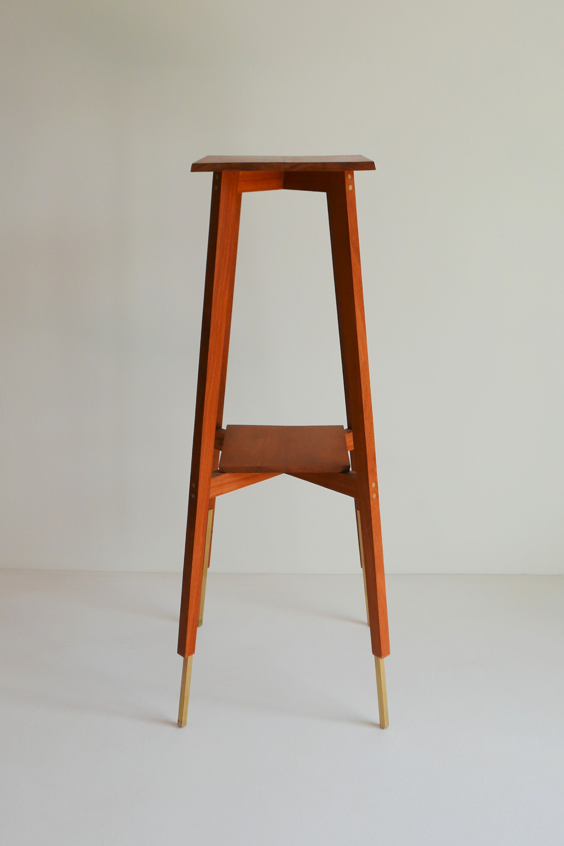 Canto | pedestal