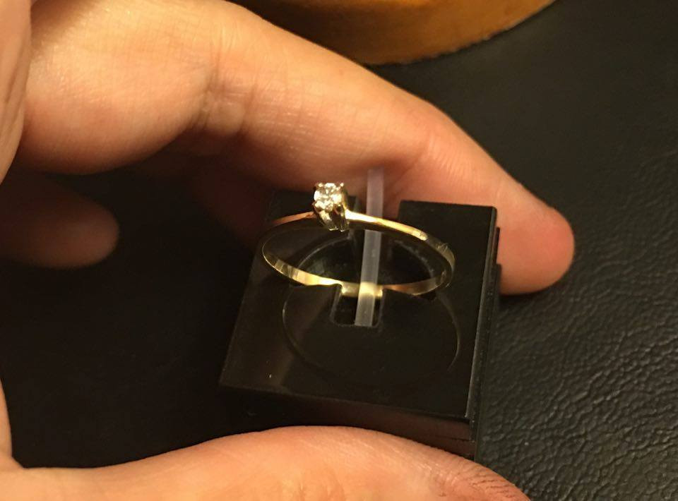 Miniatura: Anel solitário de diamante em ouro amarelo