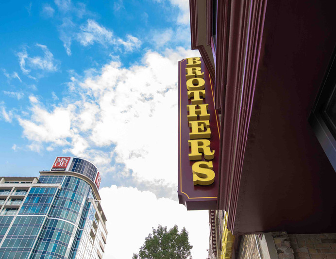 Brothers Bar & Grill Milwaukee