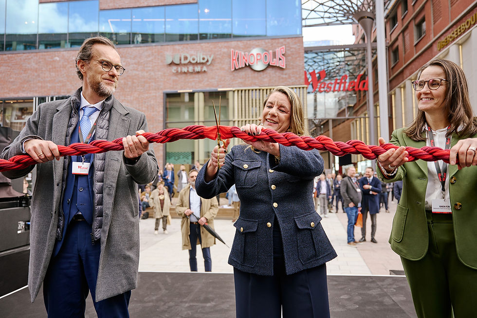 URW Opening_02.jpg
