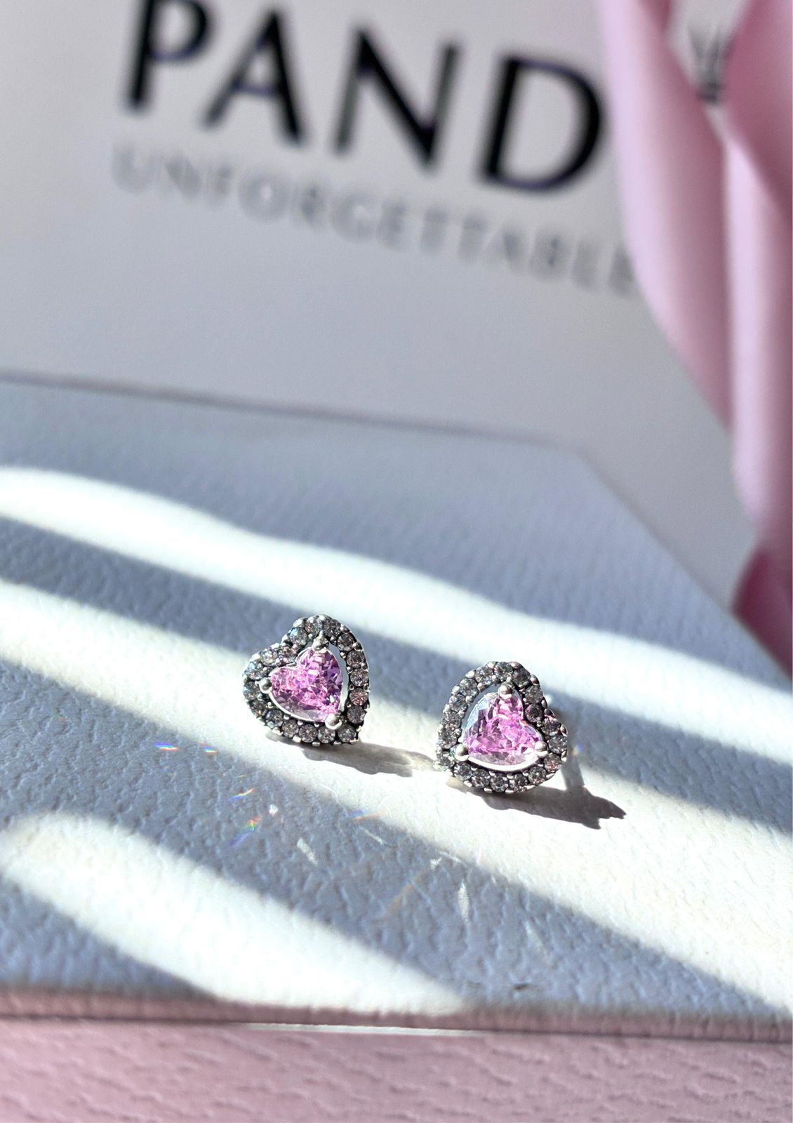 ARETES INSPIRACIÓN CORAZÓN ROSA