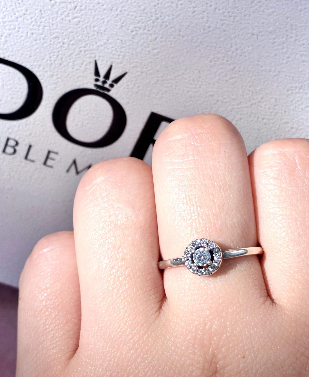 ANILLO INSPIRADO CIRCULAR SOLITARIO