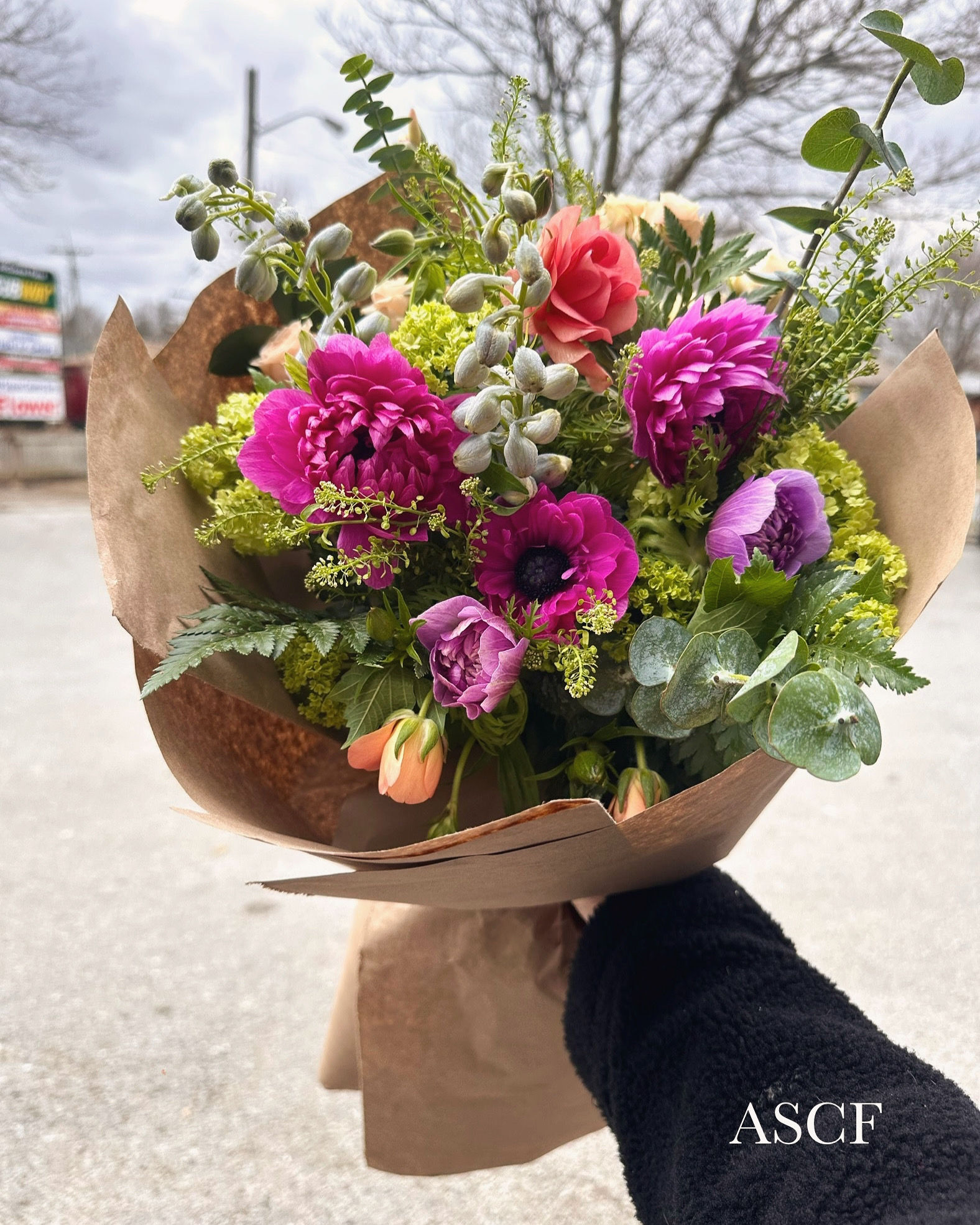 Anemone Viburnum Bouquet 