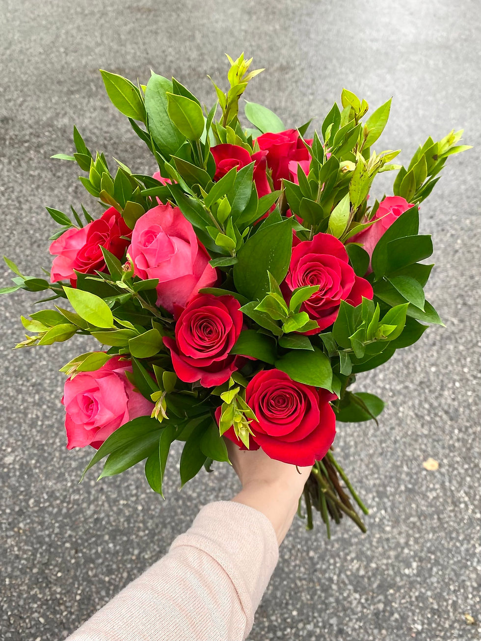 Thumbnail: Dozen Rose Greenery Bouquet 