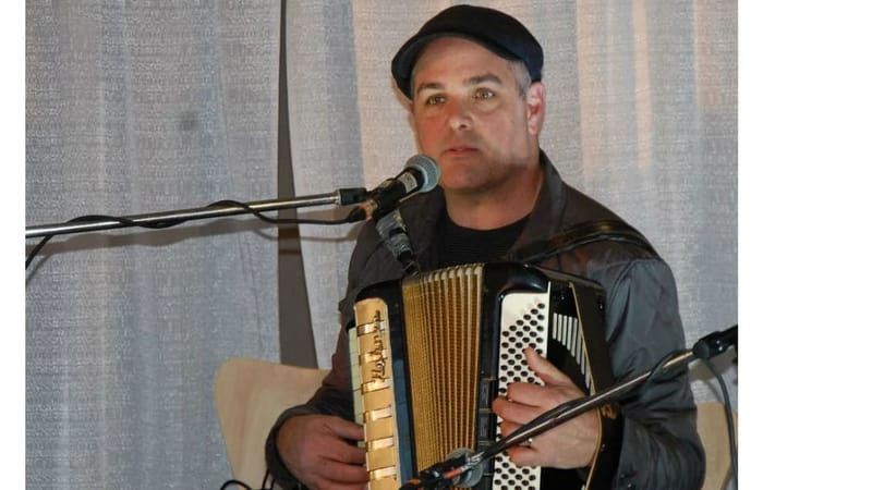 Ceilidh May 29 - Michael Pendergast & The Pendys with special guest Ray MacDonald, and fiddler Flora MacLaine