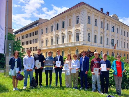 Ehrung von Schüler:innen für besondere Leistungen in Klagenfurt