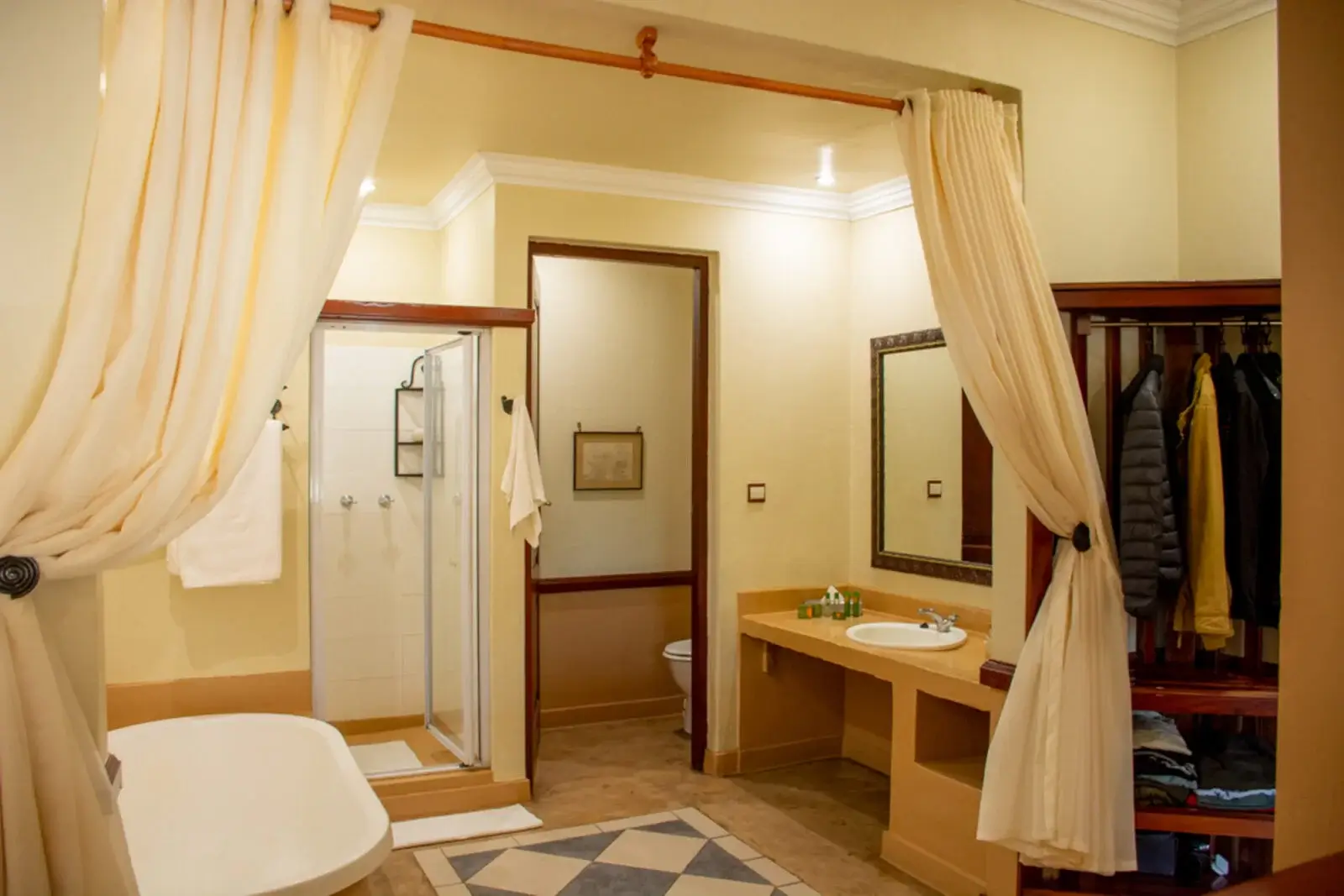Chobe Safari Lodge Bathroom