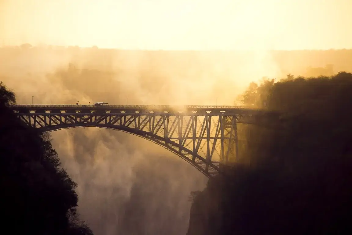 View_of_Victoria_Falls_Bridge