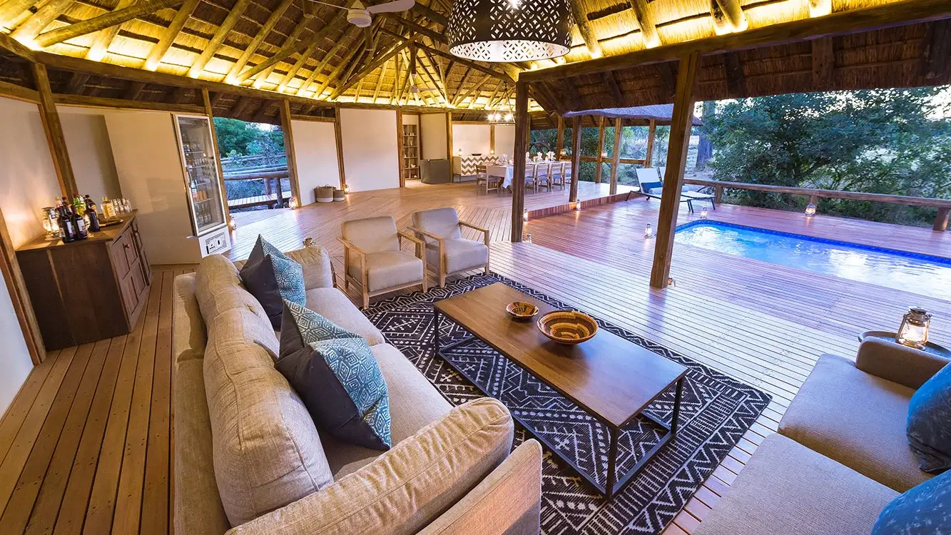 Splash Camp Lounge