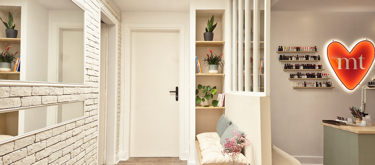 Agence d’architecture d’intérieur et de décoration à Rennes, design global et identité visuelle, rénovation et design d’espace pour les appartement et maisons des particuliers, aménagement et architecture de bureaux, commerces, hôtels et restaurants pour les locaux des professionnels.