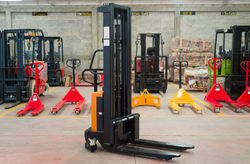 apilador semielectrico.jpg