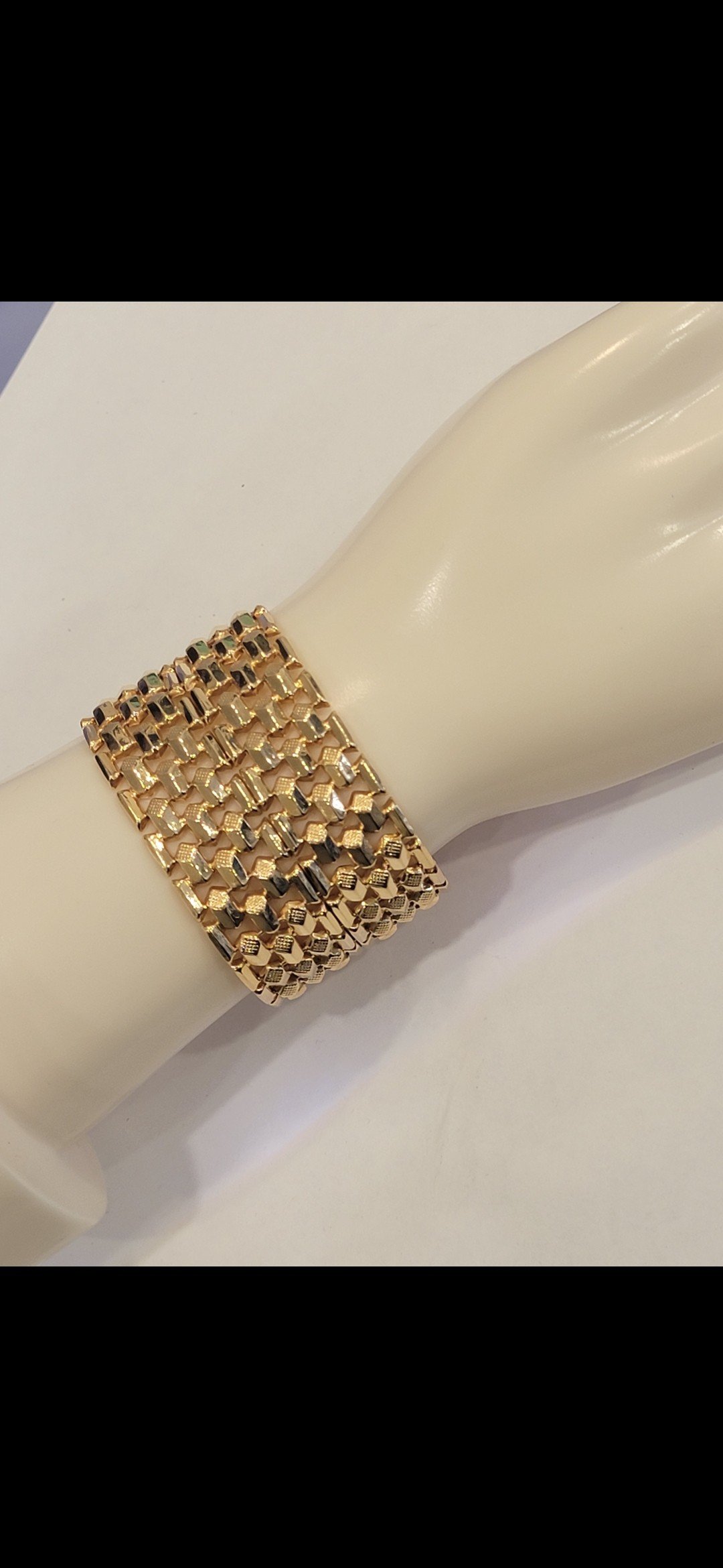 A statement bracelet — Le Lion d’Or