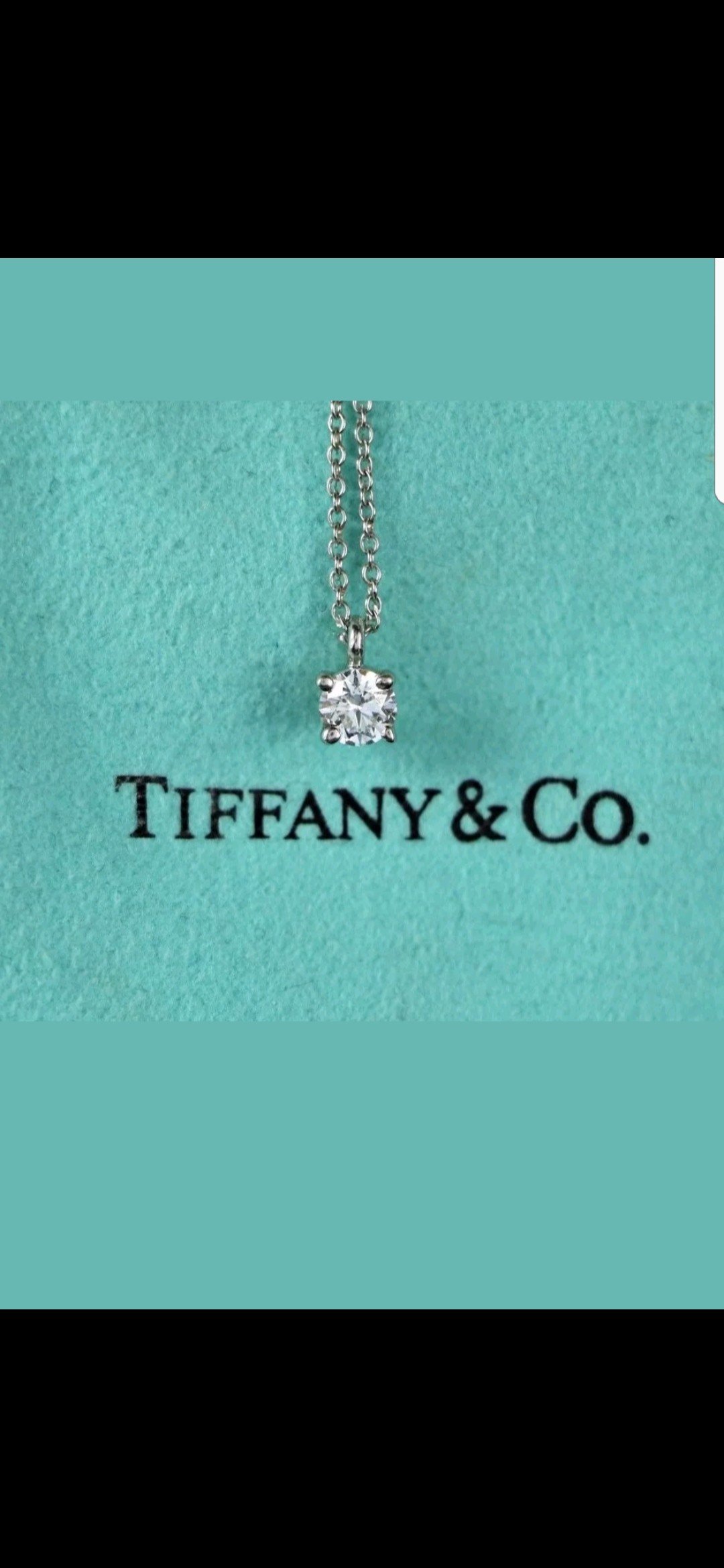 A solitaire pendant — Le Lion d’Or