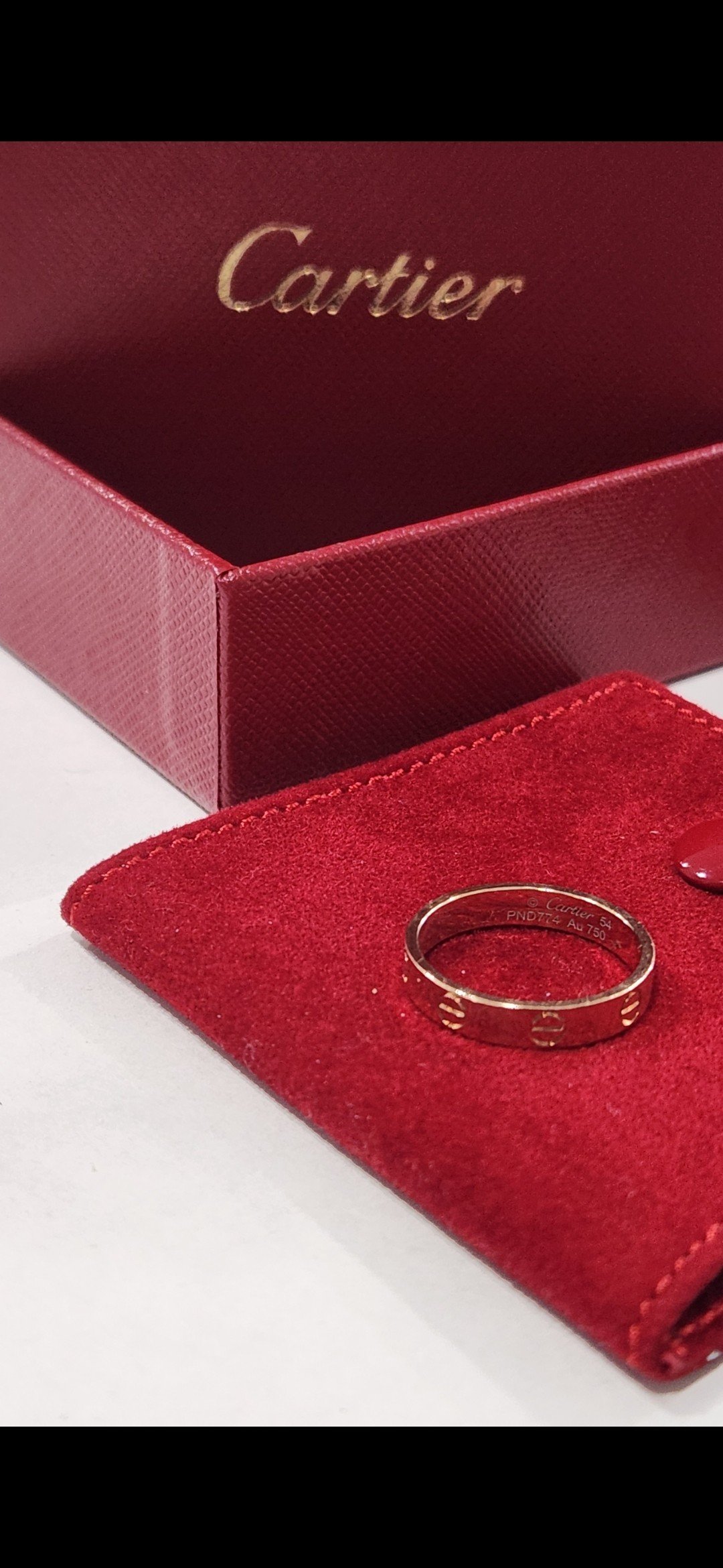A signed ring — Le Lion d’Or