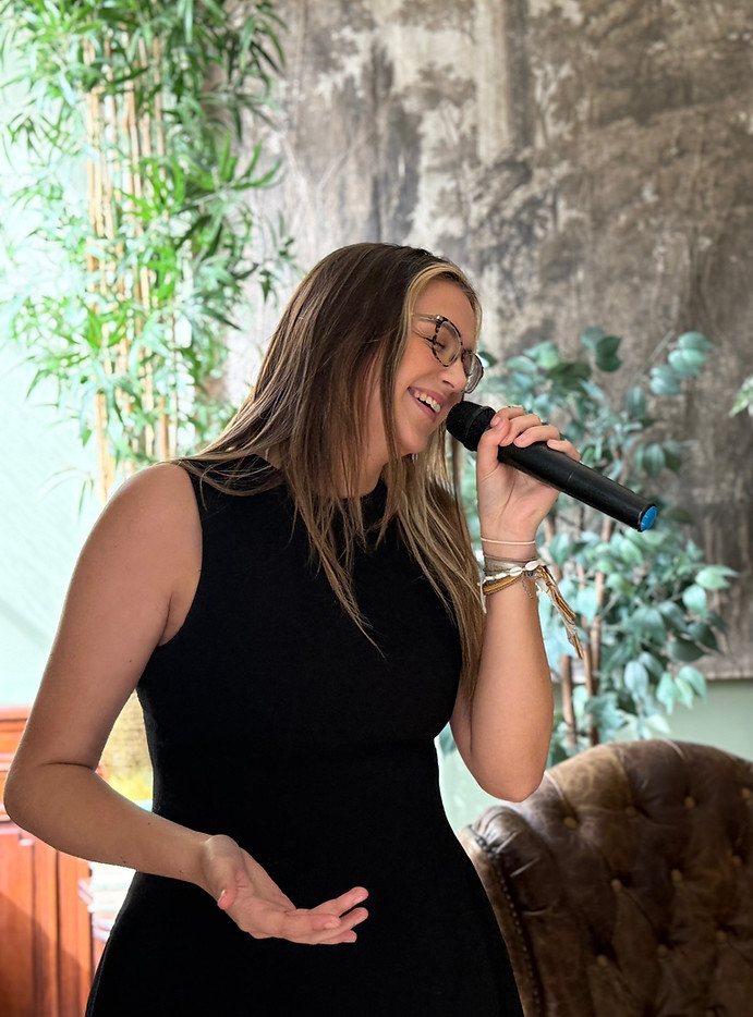 Annie Singing