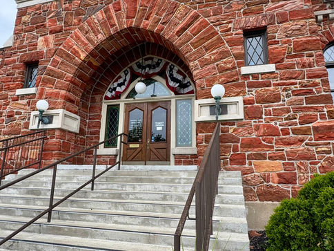 Front entrance to Defiance Public Library