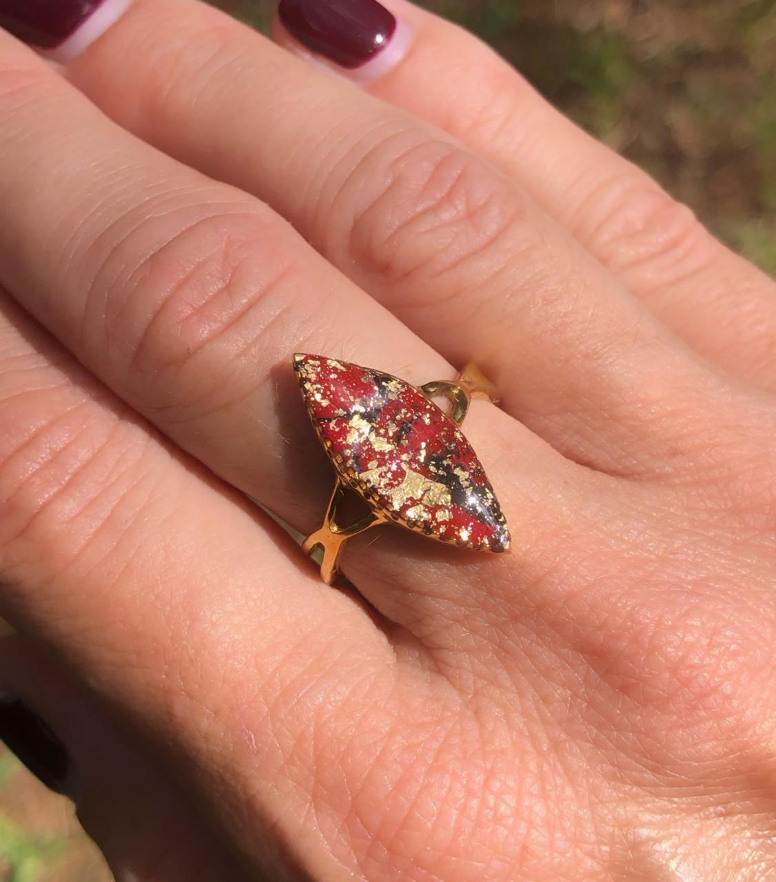 BAGUE ÉLÉGANCE MARQUISE ROUGE ET DORÉ