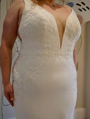 Stella York 7774 Fitted Wedding Dress, Wedding Belles Love, Plus Size Wedding Dress, Plus Size Wedding Dress Near Me Staffordshire, Plus Size Bridal Shop Stoke-on-Trent, Wedding Dresses Newcastle Under Lyme