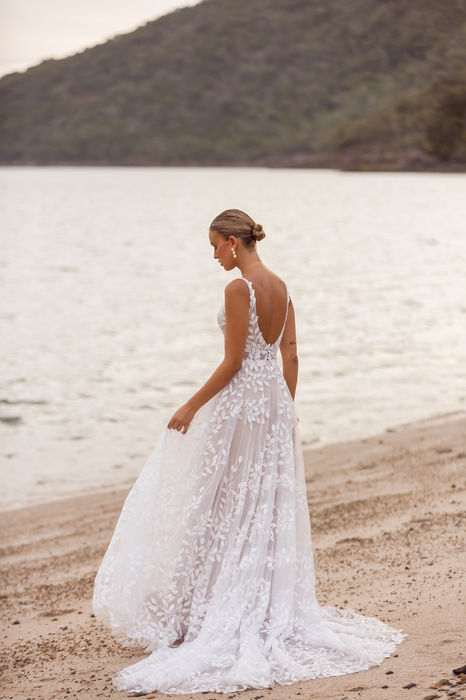 Madi Lane Jaya, Wedding Belles Love, Designer Wedding Dress Shop Near Me, Wedding Dresses Stoke on Trent, Wedding Dress Shop Staffordshire, Luxury Wedding Dress, Bridal Gowns Near Me, Madi Lane Wedding Dresses, Plus Size Wedding Dress