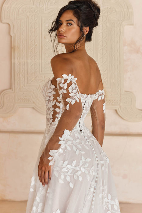 Madi Lane ,Jaya Wedding Belles Love, Designer Wedding Dress Shop Near Me, Wedding Dresses Stoke on Trent, Wedding Dress Shop Staffordshire, Luxury Wedding Dress, Bridal Gowns Near Me, Madi Lane Wedding Dresses, Plus Size Wedding Dress