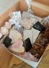wedding anniv gift box.jpg