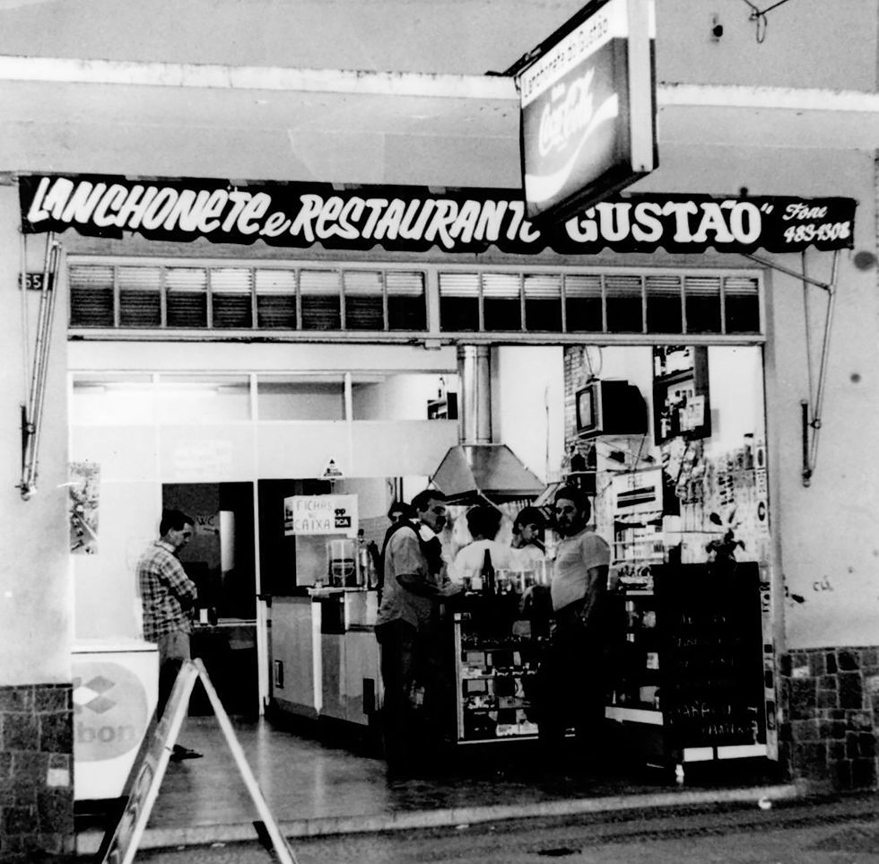 Vista noturna do Bar do Gustão – década de 1980