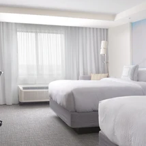 auspf-guestroom-0007-hor-pano.webp