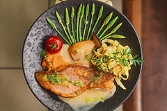 Plats de poisson / gratin dauphinois / petits légumes