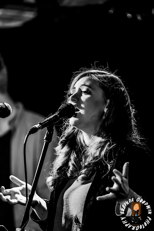 LG__20160811_00042_Au_Dr`e___Gasometer,_Collingwood_Supporting_Aeora