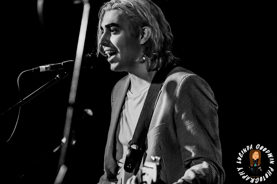 LG__20160811_00014_Blyolk___Gasometer,_Collingwood_Supporting_Aeora