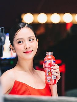 JISOO doesn’t just pick… she co-created ✨VITADAY BEAUTY NEW SERIESVitamin C drink with Astaxanth.jpg