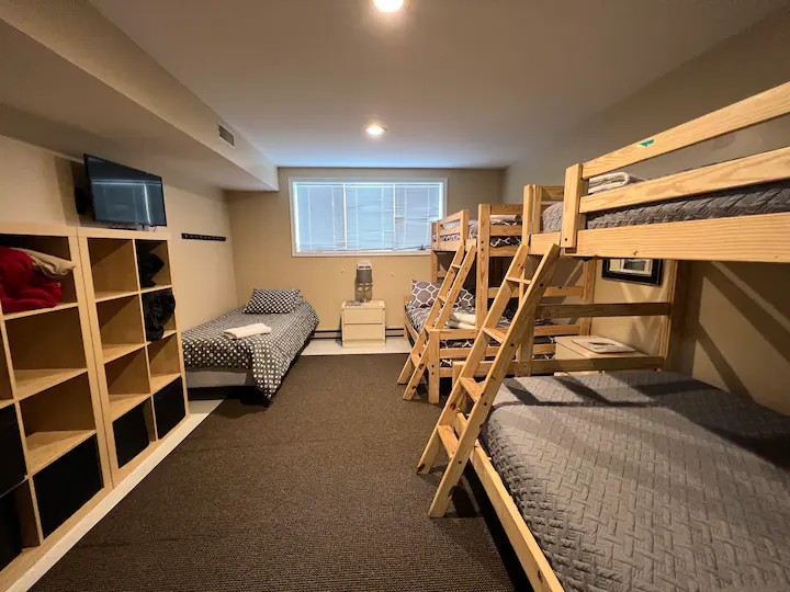 Fall 2023- Room of Friends- Bottom Bunk