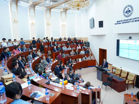 モンゴル国立大学の教員は、これまでに9,000人を超える学生に日本語を教えてきました