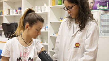 Professionals sanitaris a les escoles: més suport per a l'alumnat que necessita cures de salut