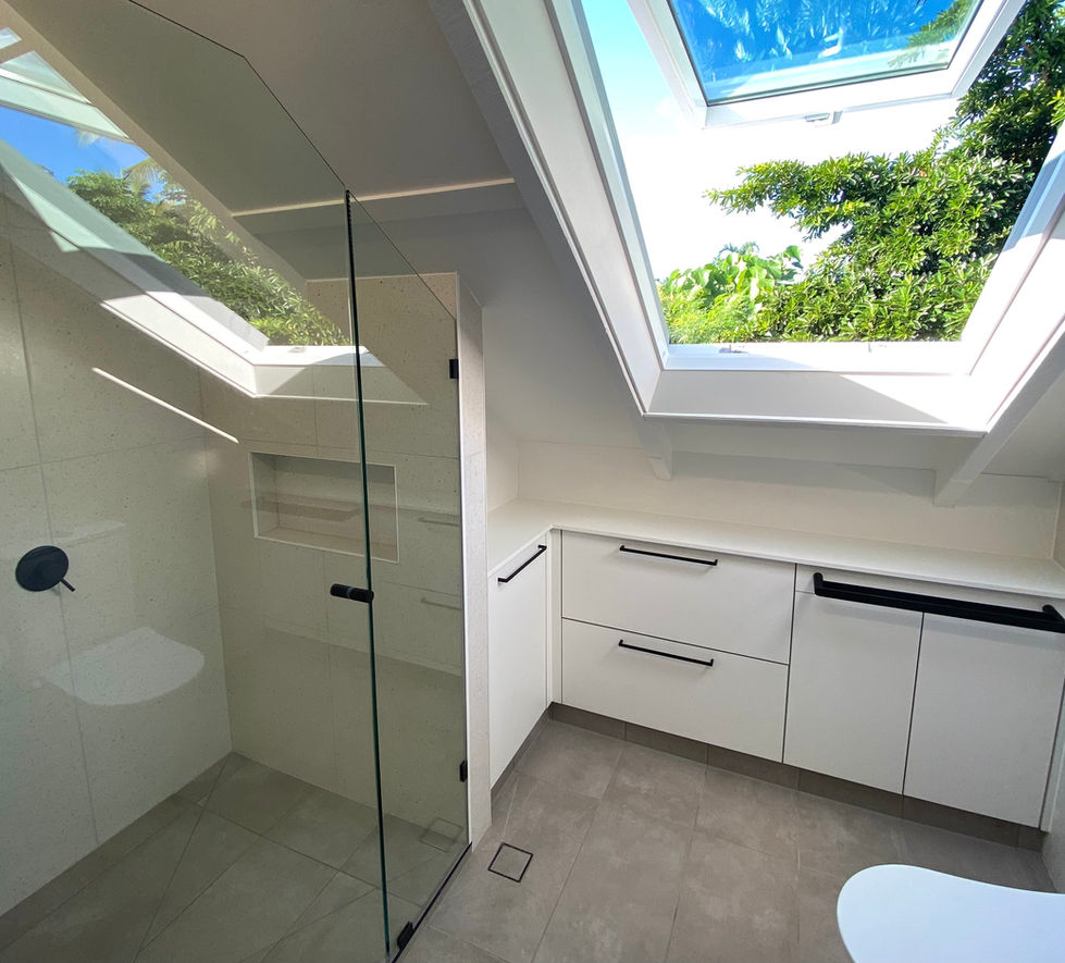 Custom cut and made glass shower screen
