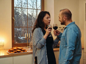 להדליק את העור- שמונה ימים של אינטימיות עדינה