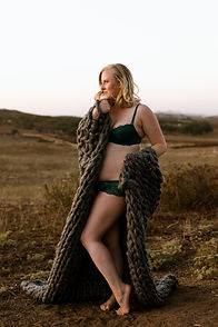 intimate san diego outdoor boudoir portraits