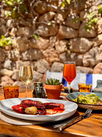 Groenk Deia terrace table image.jpg