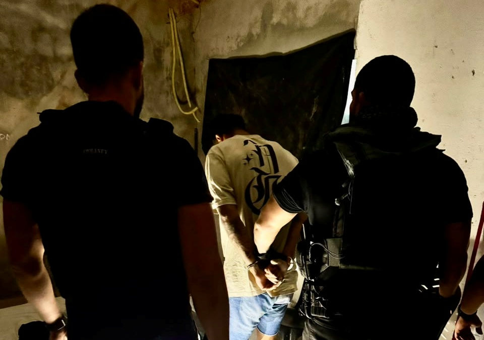 Homem filmado se masturbando em academia tem prisão mantida