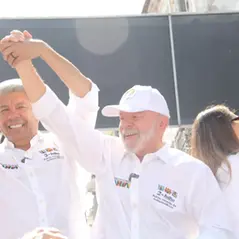 Lula desembarca em Salvador para reforçar apoio à candidatura de Jerônimo