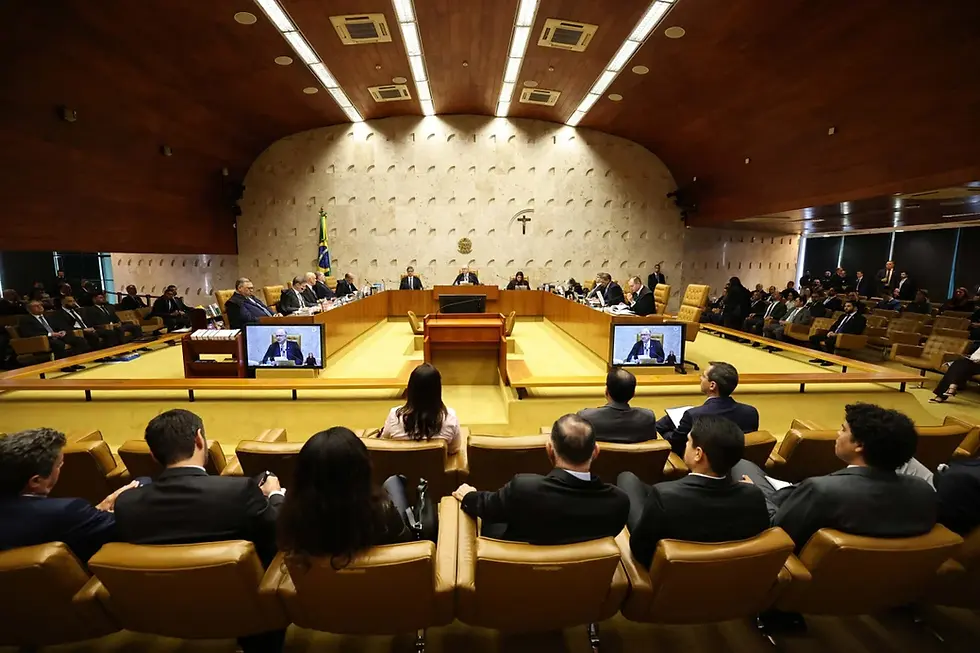 Dino pede vista e STF suspende caso sobre Moraes