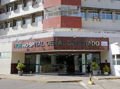 Adolescente de 17 anos é baleada no rosto dentro de casa em Salvador