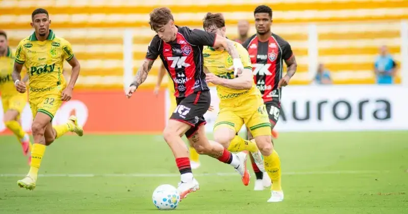 Vitória sai na frente, mas cede empate ao Mirassol