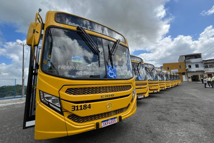 Mulher é vítima de importunação sexual em ônibus de Salvador