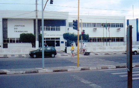 Justiça reconhece trabalho escravo e manda indenizar mulher em R$ 1,4 milhão na Bahia