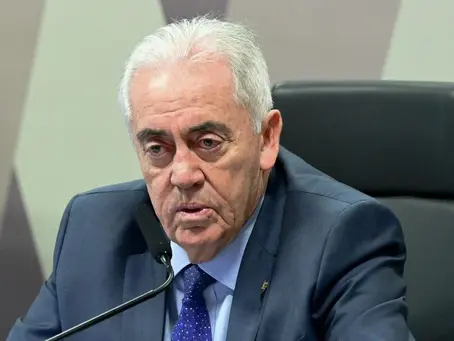Otto Alencar passa por implante de marca-passo