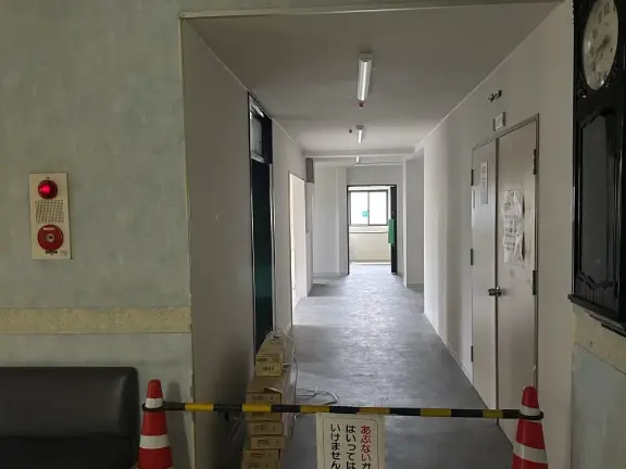 工事中の画像．胃カメラ，大腸カメラ検査を行うための施設改造．